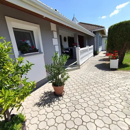 Marica Vendeghaz Pensionat 3*