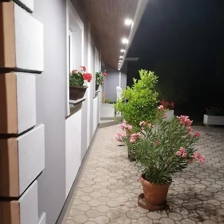 Marica Vendégház Pensión 3*